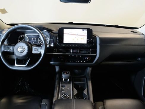 Used 2023 Nissan Pathfinder SL w/ Lighting Package (N92) AWD/4WD image 17