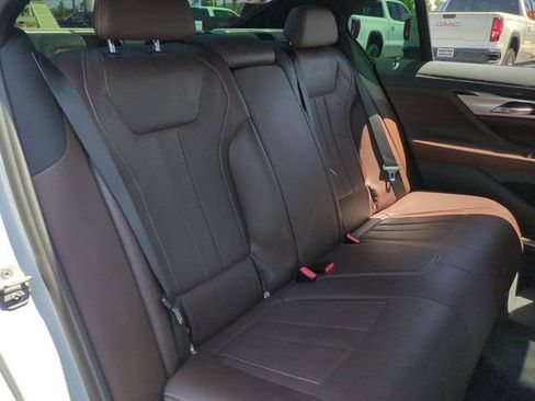 Used 2022 BMW 740i w/ M Sport Package RWD image 27