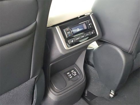 New 2025 Subaru Ascent Limited w/ Popular Package #2 image 12