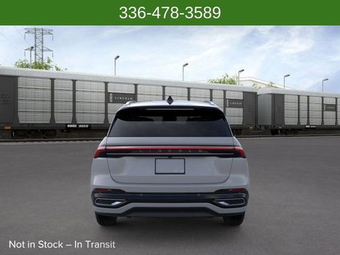 New 2026 Lincoln Nautilus Reserve image 5