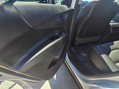 Used 2018 Chevrolet Equinox Premier AWD/4WD image 16