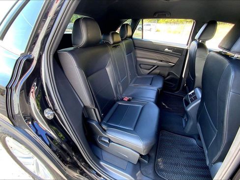 Used 2022 Volkswagen Atlas Cross Sport SE FWD image 25