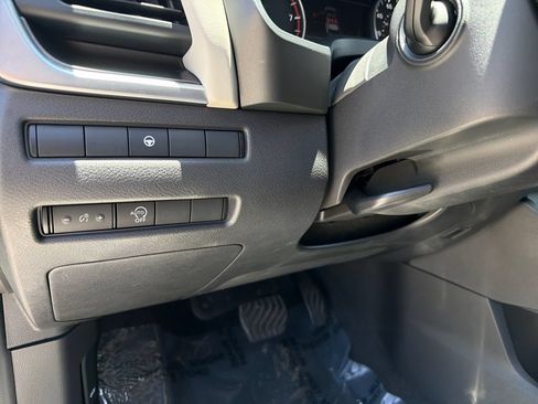 Used 2023 Nissan Rogue SV FWD image 19