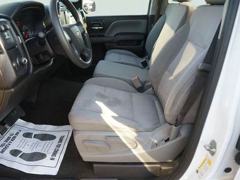 Used 2018 Chevrolet Silverado 1500 Custom w/ Custom Value Package RWD image 9