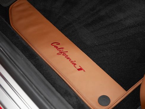 Certified 2016 Ferrari California T RWD image 17