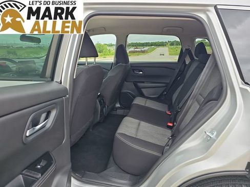 Used 2025 Nissan Rogue SV FWD image 24