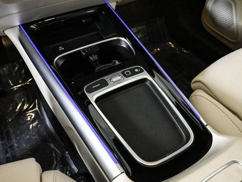 Used 2025 Mercedes-Benz GLA 250 4MATIC image 13