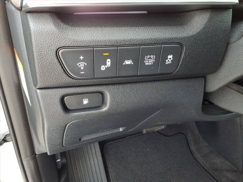 Used 2020 Kia Niro EX Premium FWD image 17