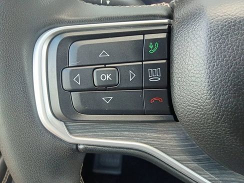 Used 2024 Jeep Wagoneer L Series II RWD image 11