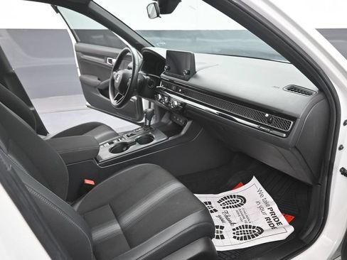 Used 2025 Honda Civic Sport image 16