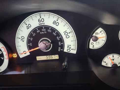 Used 2013 Toyota FJ Cruiser 4WD image 32