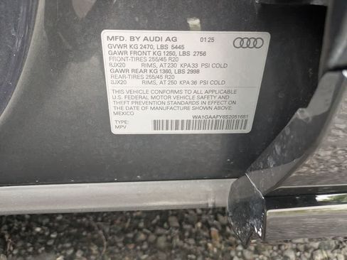 Used 2025 Audi Q5 2.0T Premium w/ Convenience Plus Package AWD/4WD image 26