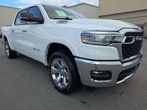 Used 2025 RAM 1500 Big Horn AWD/4WD image 3