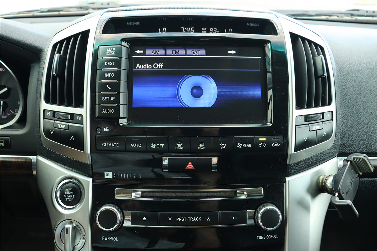 Used 2015 Toyota Land Cruiser AWD/4WD image 34