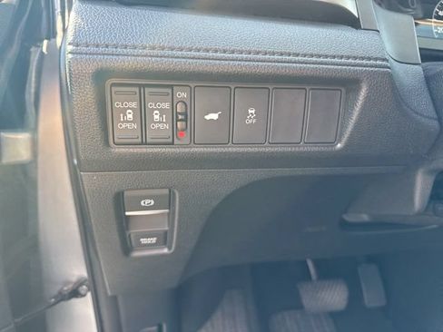 Used 2025 Honda Odyssey EX-L image 17