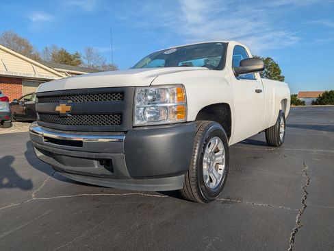 Used 2013 Chevrolet Silverado 1500 W/T image 2