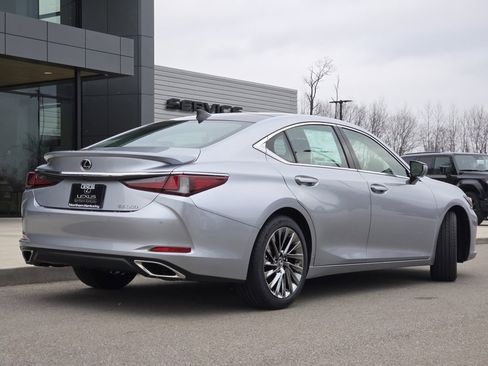 New 2025 Lexus ES 350 Ultra Luxury image 29
