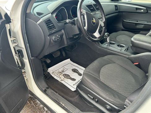 Used 2011 Chevrolet Traverse LT w/ Personal Connectivity Package image 10