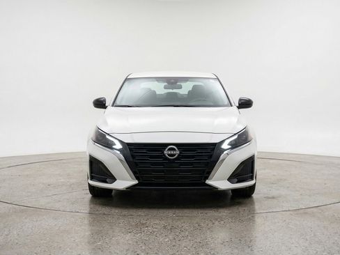 Used 2025 Nissan Altima 2.5 SV image 2