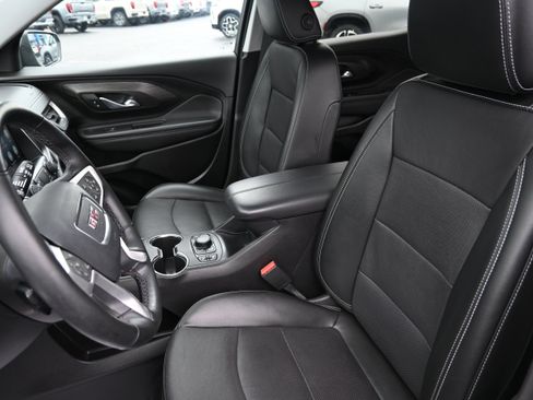 Used 2023 GMC Terrain SLT image 25