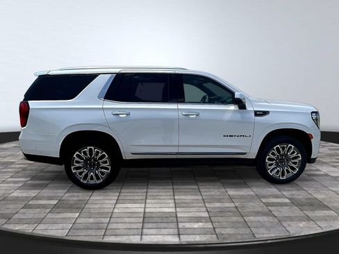 Used 2024 GMC Yukon Denali Ultimate AWD/4WD image 8