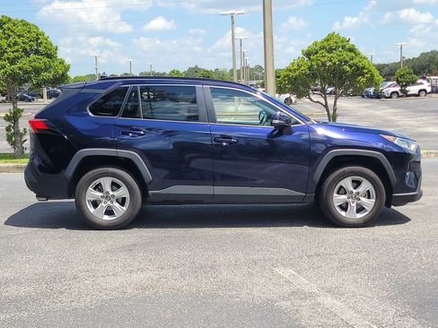 Used 2019 Toyota RAV4 XLE w/ Convenience Package FWD image 8