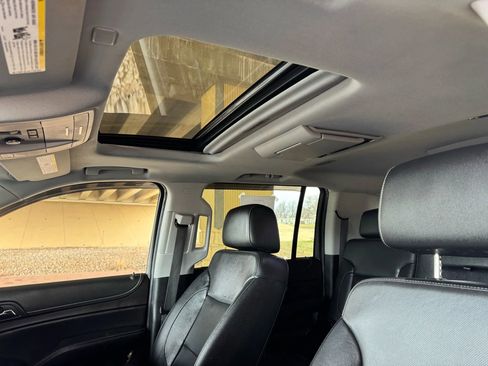 Used 2020 GMC Yukon XL SLT w/ Premium Edition image 14