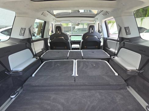 Used 2024 Rivian R1S Adventure AWD/4WD image 38