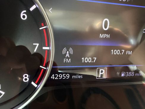 Used 2024 Nissan Sentra SV FWD image 14