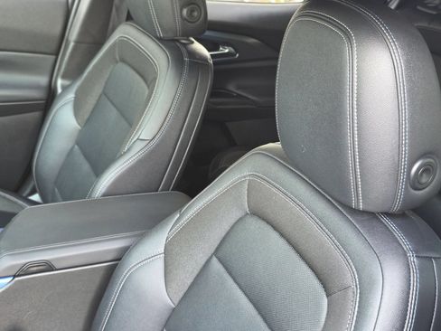 Used 2025 Chevrolet Equinox EV LT w/ LPO, Blackout Package FWD image 27