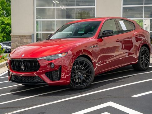 Used 2020 Maserati Levante S GranSport AWD/4WD image 2