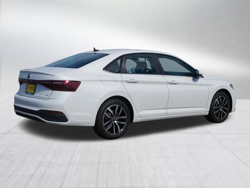New 2025 Volkswagen Jetta SE image 3