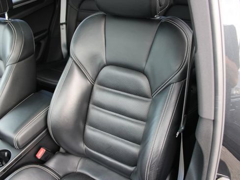 Used 2018 Porsche Macan GTS AWD/4WD image 19