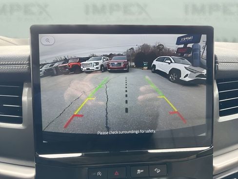 Used 2024 Ford Expedition Max XLT image 22