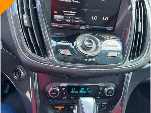 Used 2015 Ford Escape Titanium w/ Equipment Group 301A FWD image 17