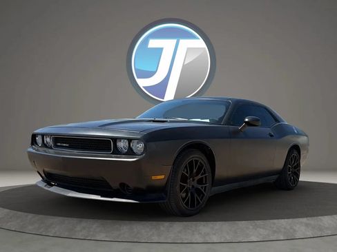Used 2011 Dodge Challenger RWD image 38