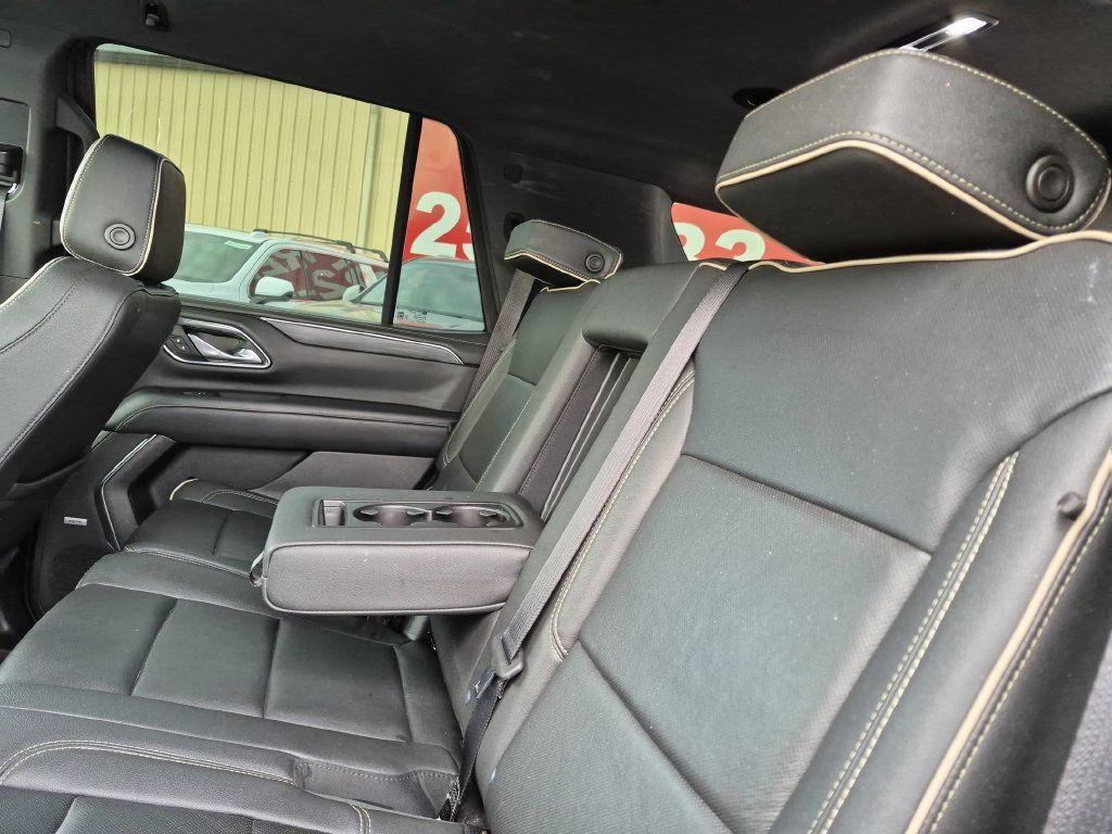 Used 2023 GMC Yukon SLT AWD/4WD image 27