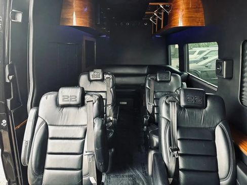 Used 2014 Mercedes-Benz Sprinter 2500 image 32