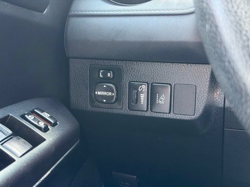 Used 2018 Toyota RAV4 LE w/ All Weather Liner Package AWD/4WD image 23