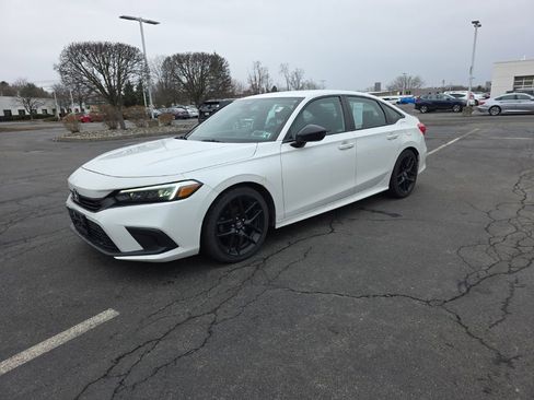 Used 2023 Honda Civic Sport image 3