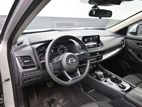 Used 2024 Nissan Rogue SV image 18