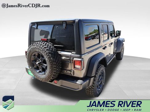 Used 2023 Jeep Wrangler Unlimited w/ Cold Weather Group AWD/4WD image 5
