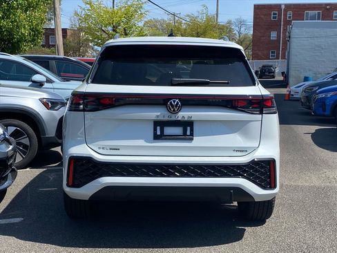New 2026 Volkswagen Tiguan SEL R-Line image 4