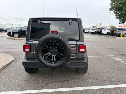 Used 2018 Jeep Wrangler Unlimited Sport S AWD/4WD image 4