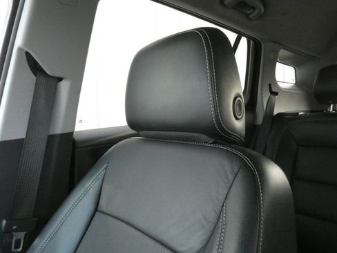 Used 2024 GMC Terrain SLT AWD/4WD image 29