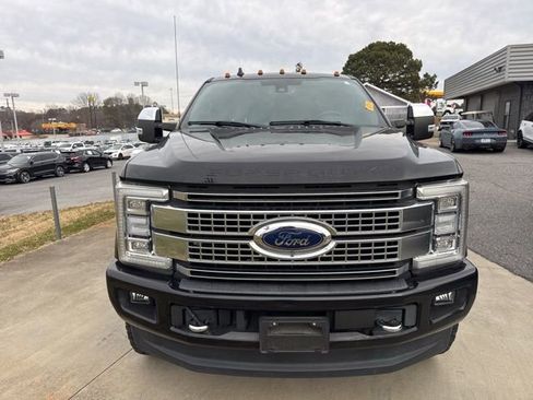 Used 2019 Ford F250 Platinum w/ Platinum Ultimate Package image 3