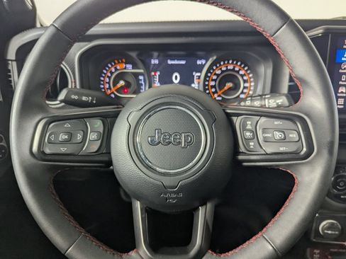Used 2024 Jeep Wrangler Unlimited Rubicon AWD/4WD image 19