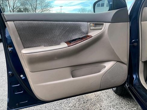 Used 2006 Toyota Corolla LE image 18