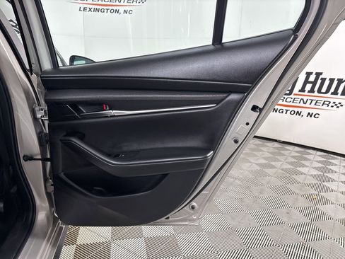 Used 2025 MAZDA MAZDA3 s image 24