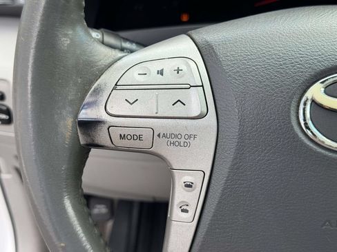 Used 2011 Toyota Camry XLE w/ SE/XLE Extra-Value Pkg FWD image 11